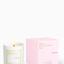 شمعة À La Rose المعطرة، 280 جرام